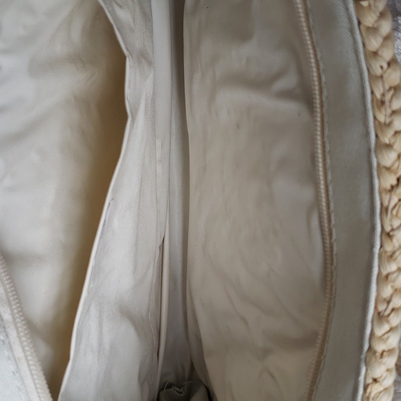 Straw Braided Floral Square Tote Bag in Ivory Woven Beach Shoulder Bag - Picture 8 of 12